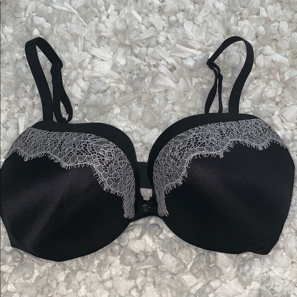 Victoria Secret Push Up Bra 34DD